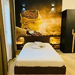 Un Rifugio Accogliente Nel Cuore Di - San Felice Relaxing Pensión 3*